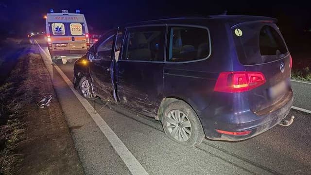  Doi adulți și șase copii internați de urgență la spital