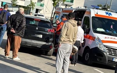  Geam spart pentru salvarea unui șofer rămas inconștient în trafic! Descoperă detaliile dramatice ale intervenției de urgență.